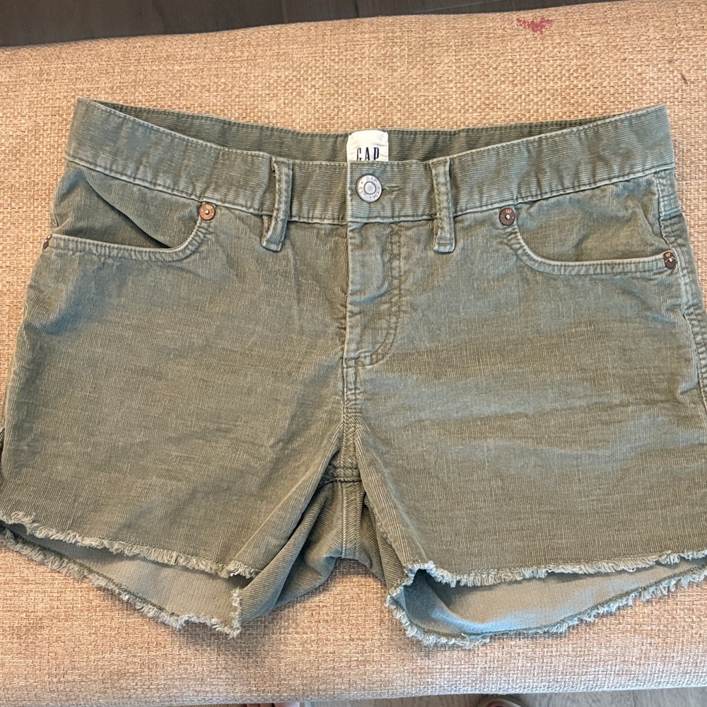 GAP Women's Olive Cargo Shorts